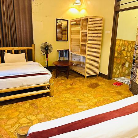 Afro Smile Hotel & Guest House Jinja Extérieur photo