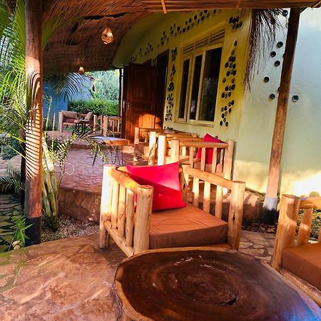 Afro Smile Hotel & Guest House Jinja Extérieur photo