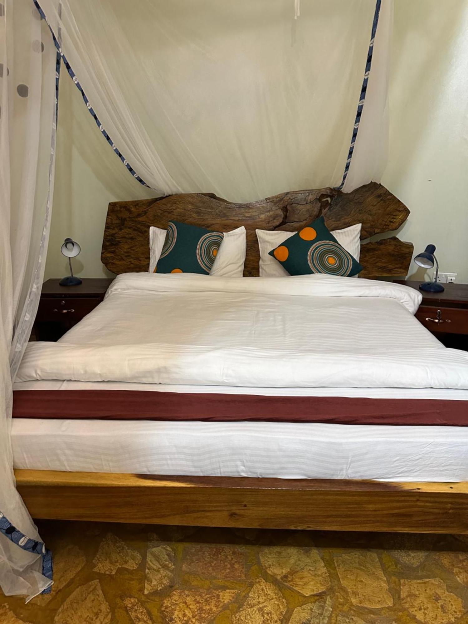 Afro Smile Hotel & Guest House Jinja Extérieur photo