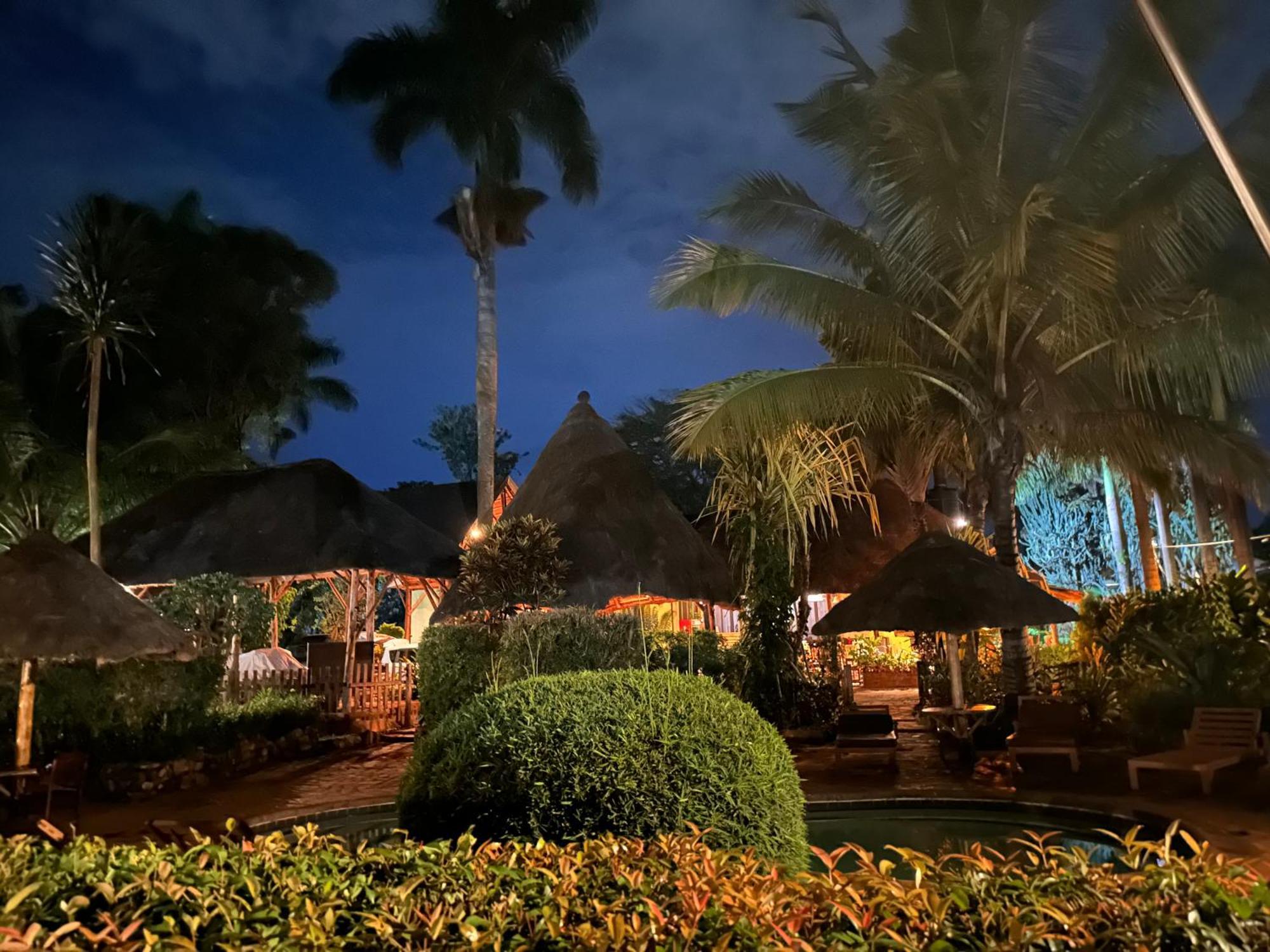 Afro Smile Hotel & Guest House Jinja Extérieur photo