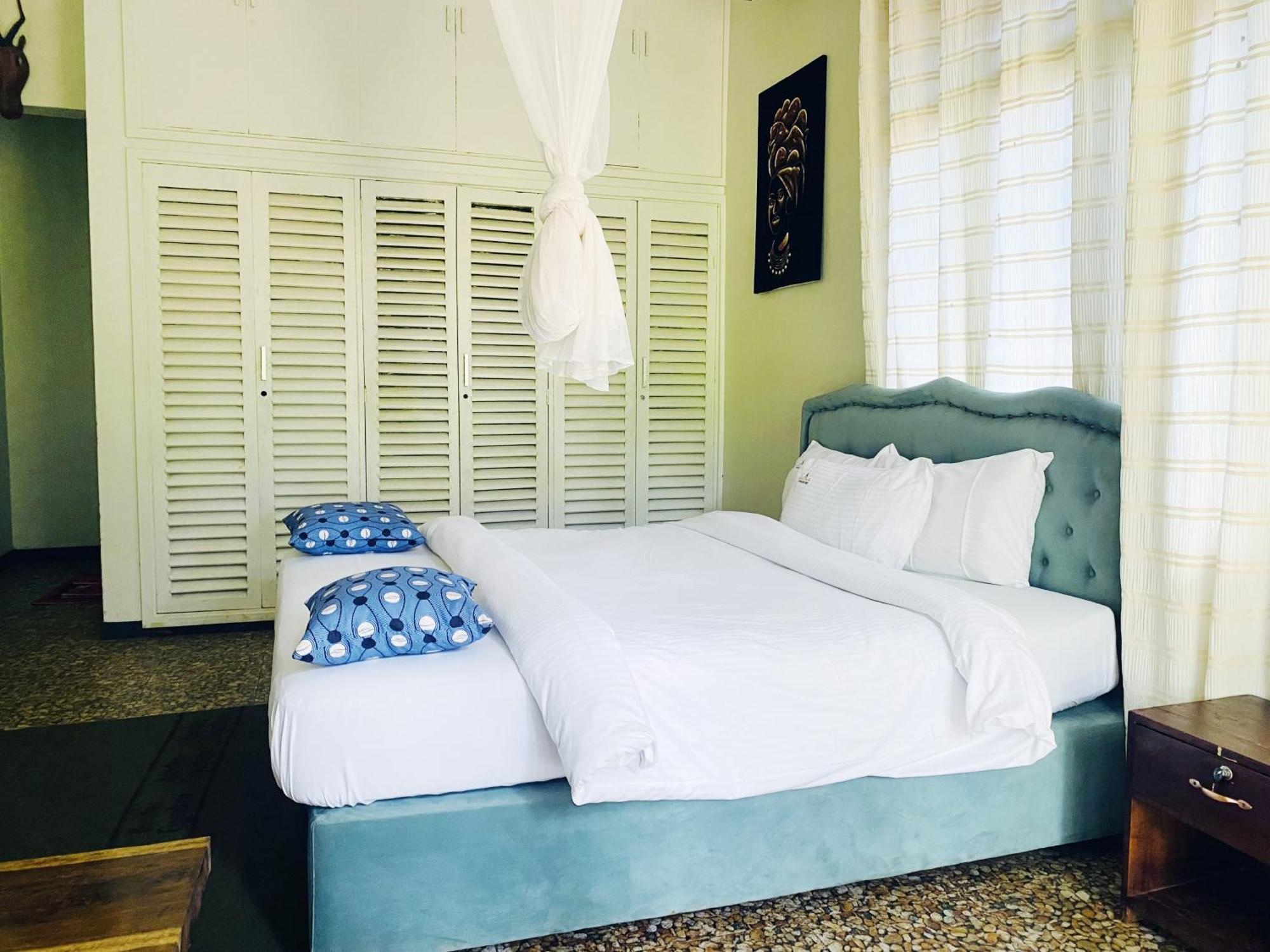 Afro Smile Hotel & Guest House Jinja Extérieur photo